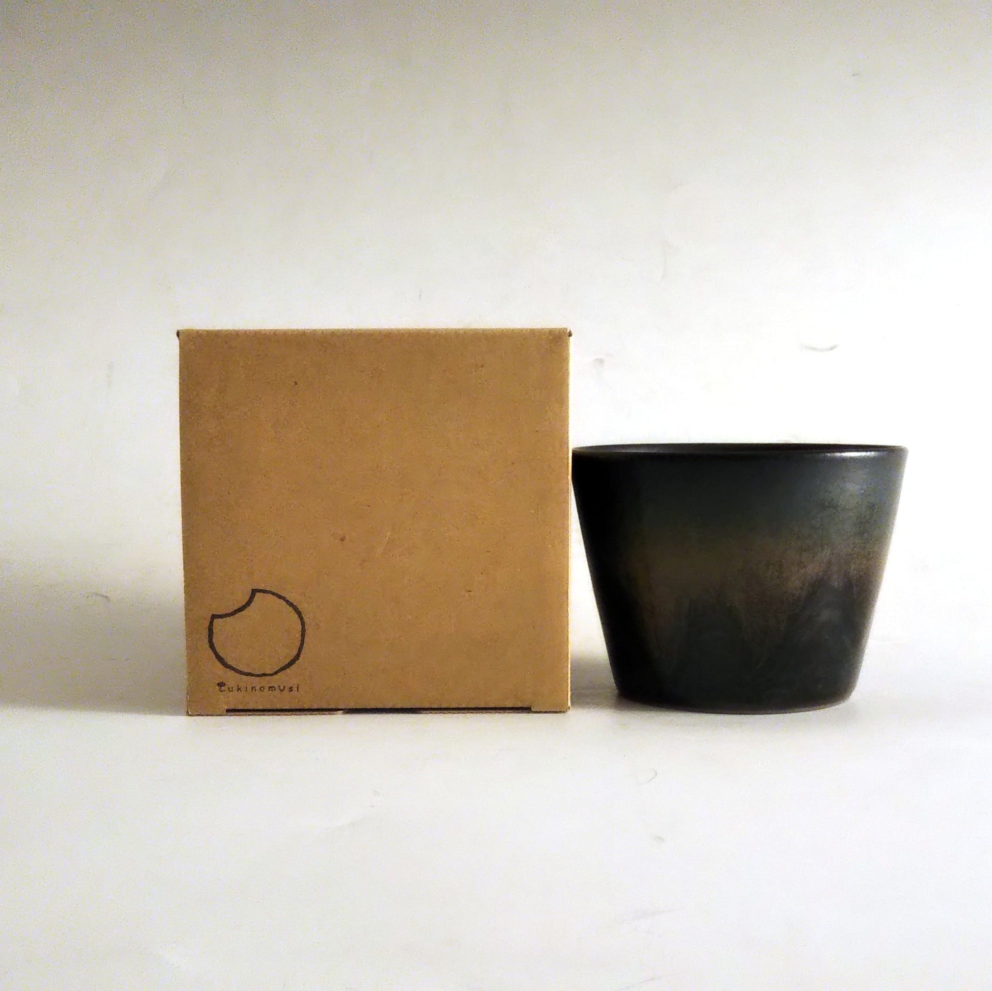 【御茶椀屋 つきの虫】Egg Cup 2（黒もん）