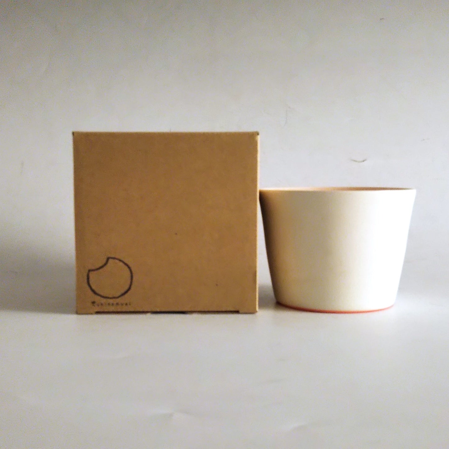 【御茶椀屋 つきの虫】Egg Cup 2（紅染貫）